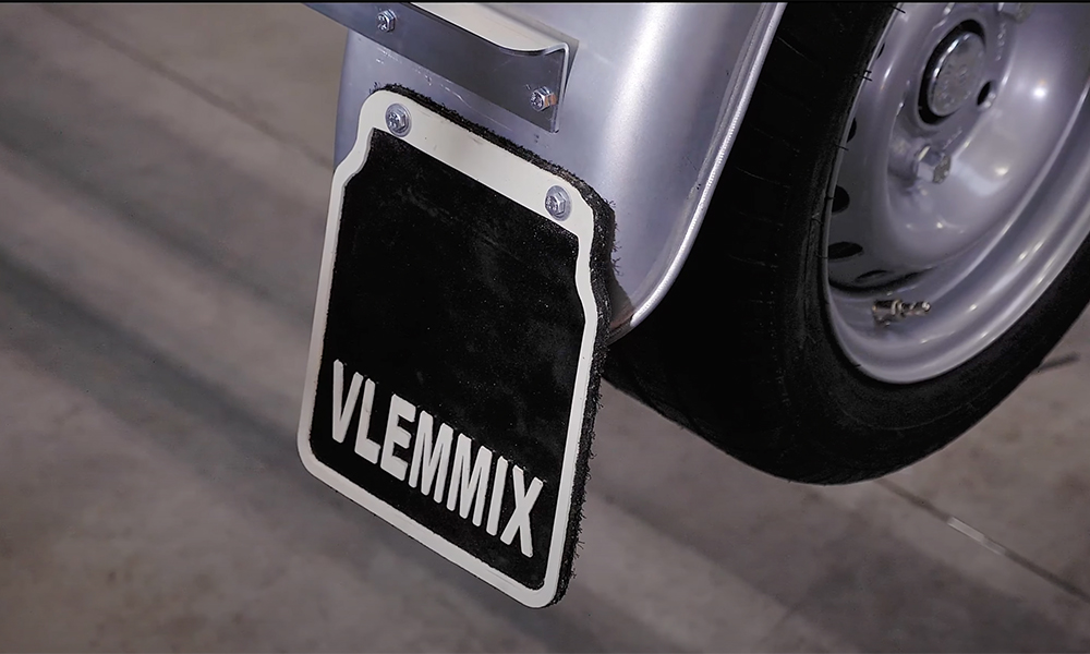 Het Vlemmix logo op een trailer